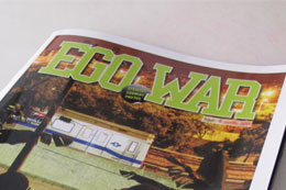 EGOWAR 8, RESEÑA