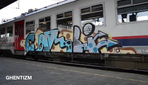 ghentz_trains_traffic_graffiti_mtn_