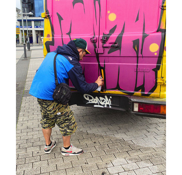 graffiti_city_bus_bonzai_