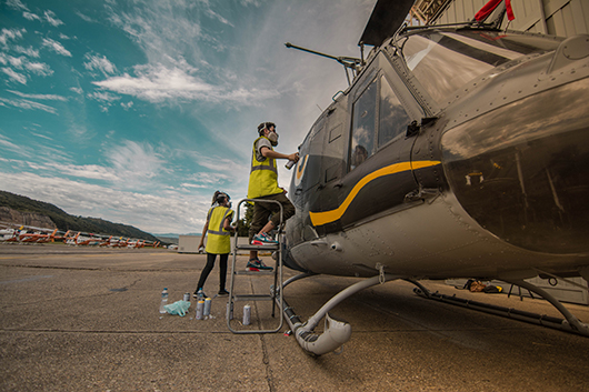 CEROKER Y DIAMANTE MUGRE: UN HELICÓPTERO DE GUERRA, POR LA PAZ